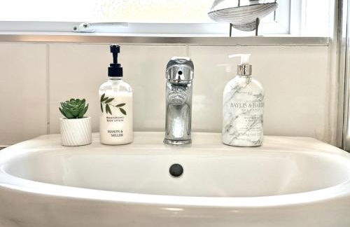 Beautiful 5-Bed East Sussex Home with Hot Tub - Foto 13