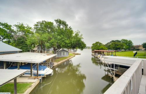 Lakefront Granite Shoals Escape with Dock! - Foto 2