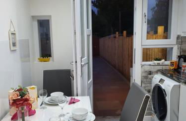 Glasgow Comfortable and Modern 3 Bedroom Mid Terraced Villa - Foto 22