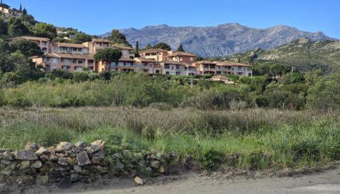 Charmant T3 avec Vue Panoramique sur la Mer, Terrasse, Piscine et à seulement 300m de la plage de la Roya - Foto 2