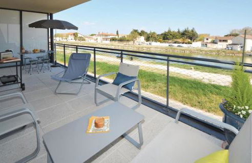 Gorgeous Apartment In Aigues-Mortes - Foto 1
