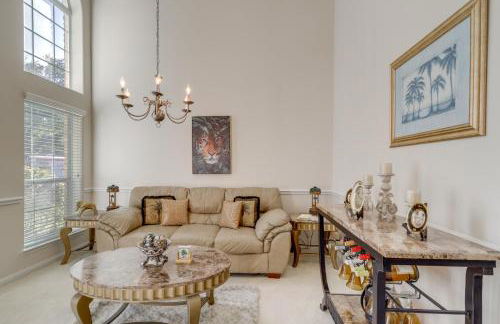 Lake-View Home with Pool Access in Legends Ranch! - Foto 4