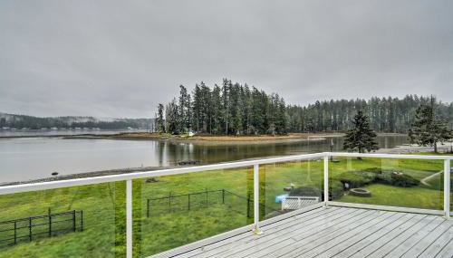Scenic & Spacious Getaway on North Bay w/ Deck! - Foto 3