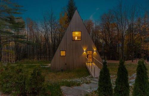 Modern A-Frame Catskills Hot Tub & Fireplace - Foto 27