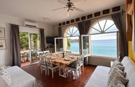 Apartamento con jardín a 11 metros de la playa. SE. - Foto 1