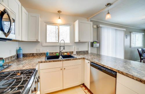 Manistique Lake Retreat with Dock! - Foto 11