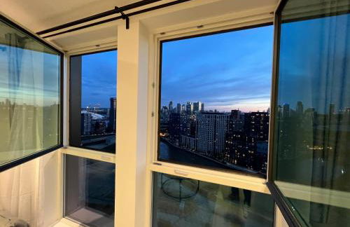 Penthouse with O2 Arena View, Free Parking & Portable AC - Foto 47