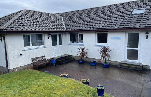 Spacious holiday home with stunning sea views - Photo 3