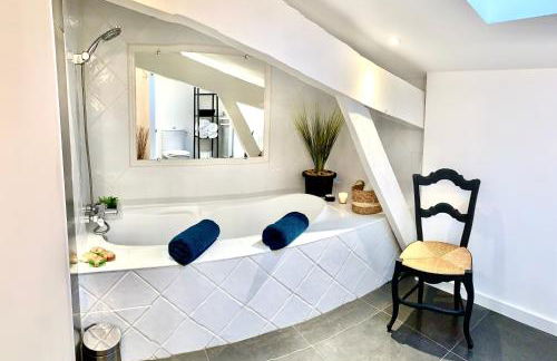 La Maison Blanche 5*, Piscine & vue Cité Médiévale - Foto 9