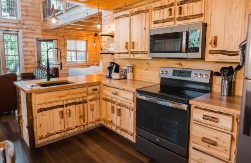 Skyview Treehouse by Amish Country Lodging - Photo 28