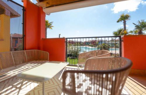 Exclusive Pool Access, 2 floors, Balcony View, Parking - Foto 16