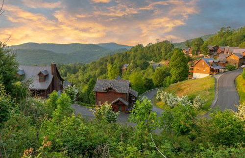 Whiskey Hills - Newly Remodeled Luxury Cabin with Hot Tub, Incredible Views close to Asheville, walk to Hatley Pointe & Ski! - Foto 15