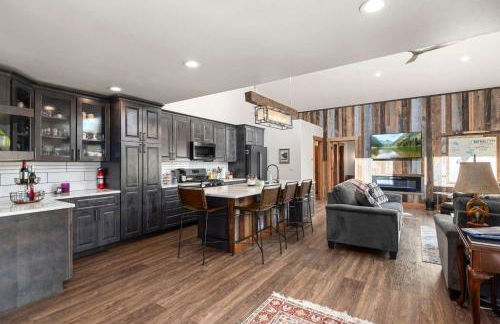 34 Acre Escape Games Hiking Pool Table Bicycles - Foto 6