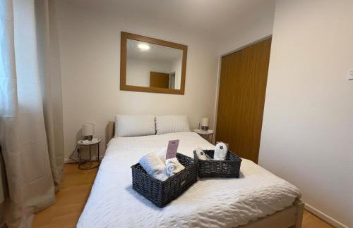 Misk Homes #3 Near Heathrow Airport, shops & Brunel University - Free Parking - Foto 13