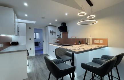 Private Luxury By The Sea, With A Personal Gym, Hot Tub, And Free Parking! - Photo 8