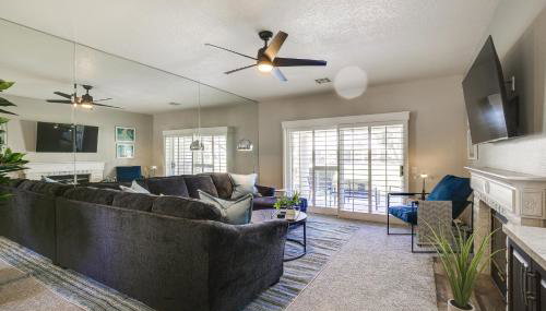 Patio and Pool Access Stunning Palm Desert Townhome - Foto 4