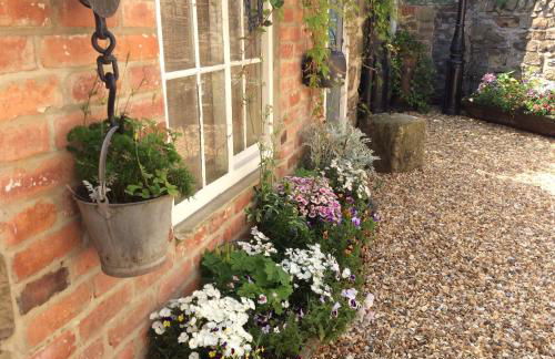 West end cottage and shippon - Photo 22