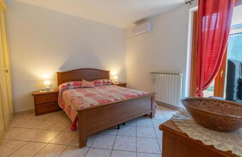 House of Camellias - Ground Floor with Garden - Foto 7