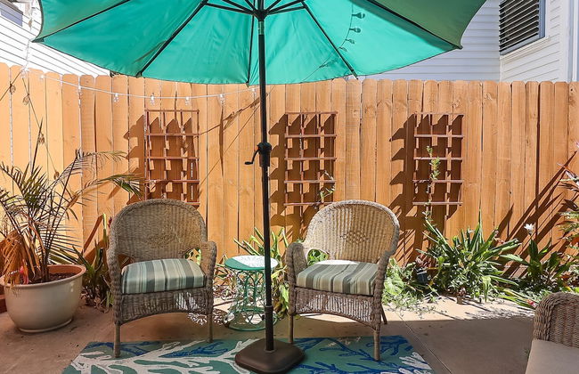 Vibrant Bungalow 2 Minutes to the Beach - Foto 45