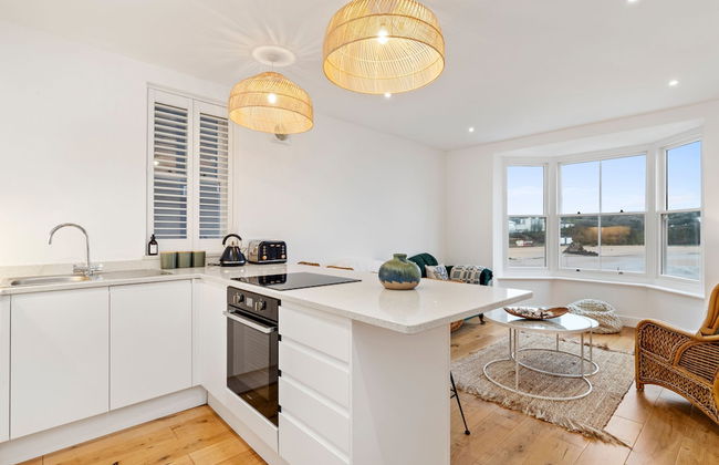 Azure - Sea Views Town Centre - Foto 5