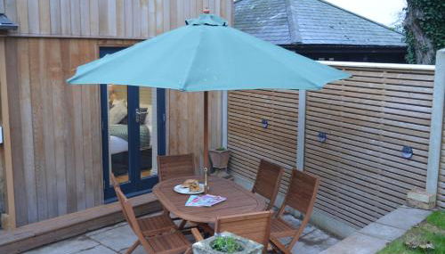 Cedar Lodge 2 ensuite bedroom cottage near Bath - Foto 2, Garden