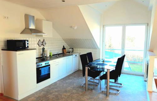 Seyfarthrooms - Großröhrsdorf 2 - zentrale Lage, stilvolle Einrichtung, Blick in den Garten - Foto 3