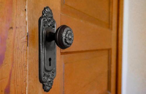 Historic Charm: Spacious 4BR Retreat Sleeps 11 - Holiday Home - Foto 22