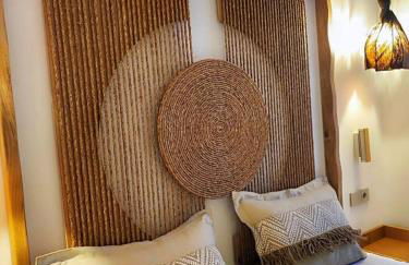 L A Boutique Suites with Private Hot Tub - Photo 58