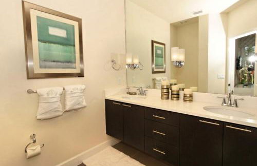 Serenity 3 Bed 3 Bath Townhome With Pool, Private Balcony, Clubhouse, Communal Pool, Conservation View, Disney 15 Mins By Orlando Holiday Rental, - Foto 16