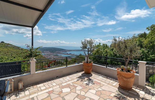 Hillside Villa in Trogir With Pool, Terrace, and Stunning City View - Foto 25