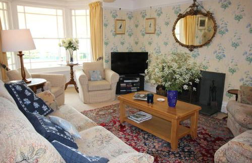 Spacious seaside family house in Aberdaron with large garden and stunning sea views - Photo 36
