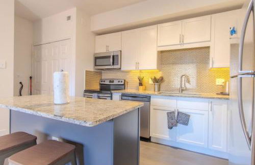 Boulevard Stays 1BR King Suite Pool Gym & Parking 01 - Foto 11