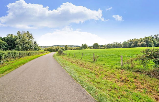 Charming Stay Near Forests - Photo 29