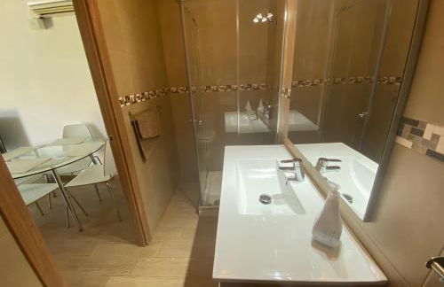 Casa Simba la mejor opción para ver la Warner Bros - Foto 15