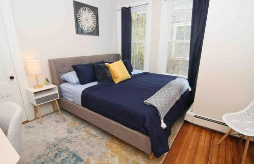 2 BR City Sanctuary - 5 Mins to Historical Salem! - Photo 33