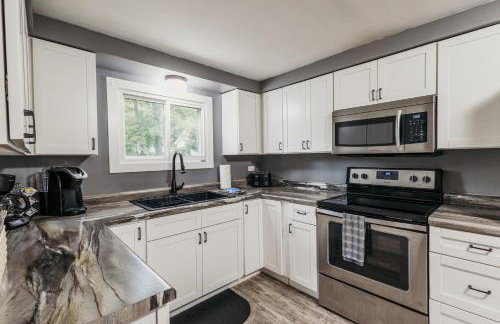 Spacious & Updated MQT Home - HotTub - Backyard - Foto 8