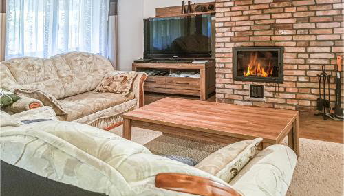 Beautiful Home In Krzynia With Wifi - Foto 2