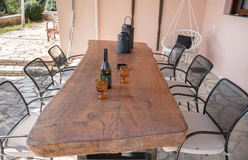 Paralio Astros Beachfront Suites - Photo 52