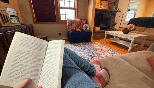 Serene Lake House for a grand getaway! - Foto 2