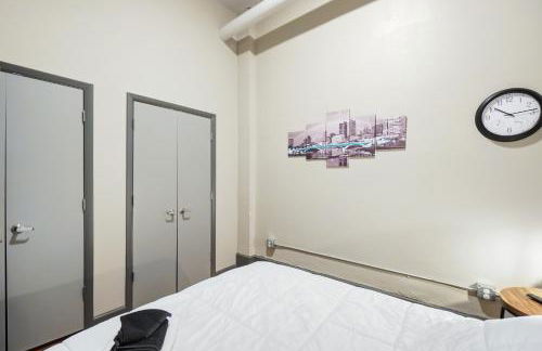 Speakeasy Attached, Walkable to Cavs, Flats, Casino - Foto 9