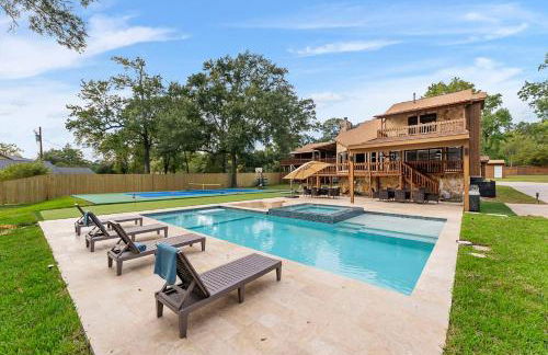 Pickleball & mini-golf, Pool/Spa, Epic Gameroom! - Photo 33