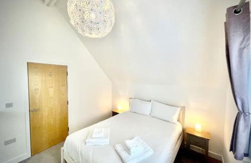 Trewhiddle Retreat V9 by Together Travel - Luxury 4-Bedroom Villa - Foto 16