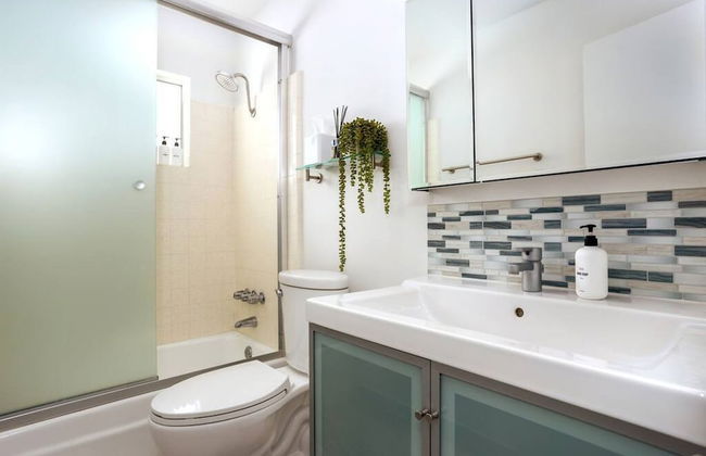 Mid-century Gem w Secret 4th Bedroom Near Downtown - Foto 50