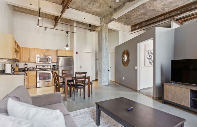 Historic Loft Retreat With Pool - Foto 60