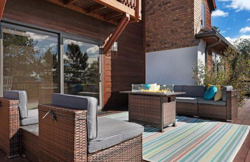 Expansive Monument Home Hot Tub and Mountain Views! - Foto 32