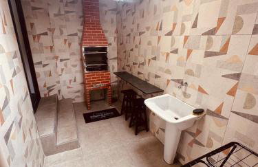 TRIPLEX piscina churrasqueira lava e seca Wi-Fi e 2 TVs em Condomínio com 90m2 no centro de Ubatuba - Foto 34