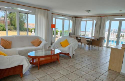 Villa with Private Pool and Gorgeous View - Photo 41