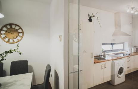 AZZ Sevilla Torre de la Plata Apartamentos - Photo 54