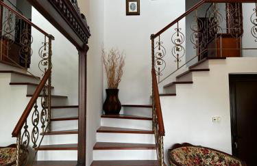 Ariadnishouse - Photo 1