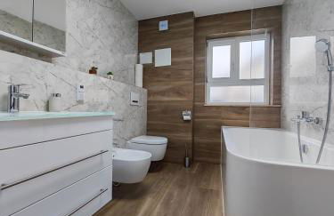 VipStay - Stilvoll und geräumige Apartments mit Terasse oder Balkon, Küche, kostenloses Parken, WLAN, Smart Tv - Foto 63